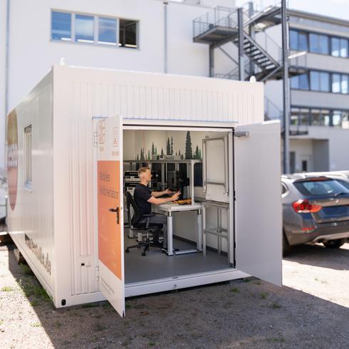 Mobil kalibráló laboratórium Kalibrálás a mobil laboratóriumban közvetlenül a helyszínen